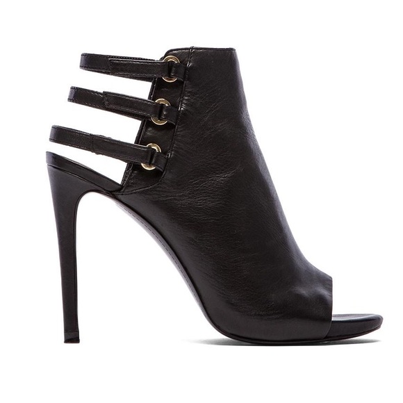 Vince Camuto Shoes - VINCE CAMUTO FENETTE BLACK STRAPPY HEELS/PUMPS